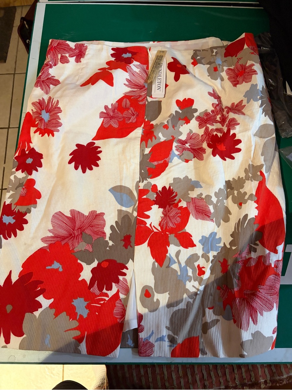 NWT Talbot’s Women’s Floral Pencil Skirt Red, Gray & White Size 16